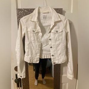 Pull&Bear white denim jacket (s)